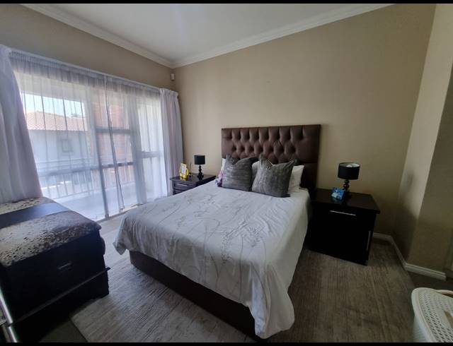 3 BEDROOM APARTMENT FOR SALE IN GREENSTONE HILL